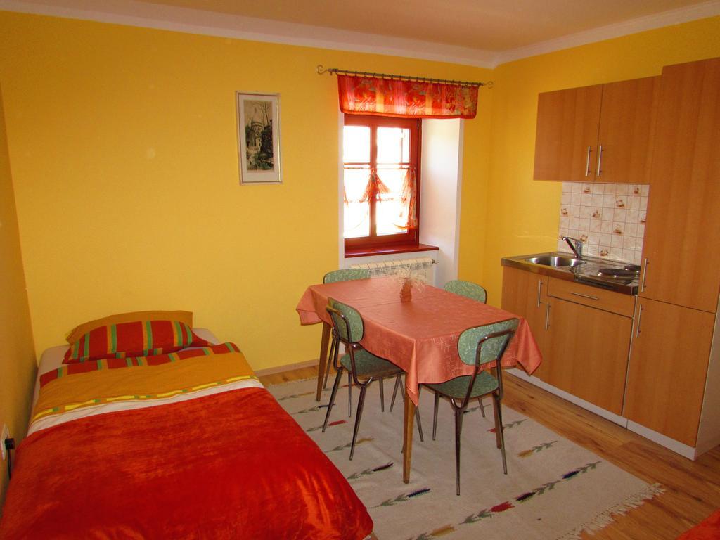 Tourist Farm Dujceva Domacija Βίλα Vremski Britof Δωμάτιο φωτογραφία